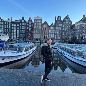 Meet your Posher, Kayla